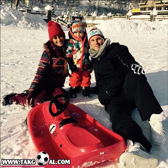 برف بازی لیونل مسی، لیونل مسی و همسرش، پسر لیونل مسی