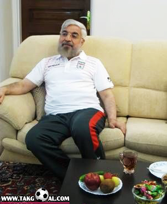 عکس رئیس جمهور در حال تماشای بازی ایران